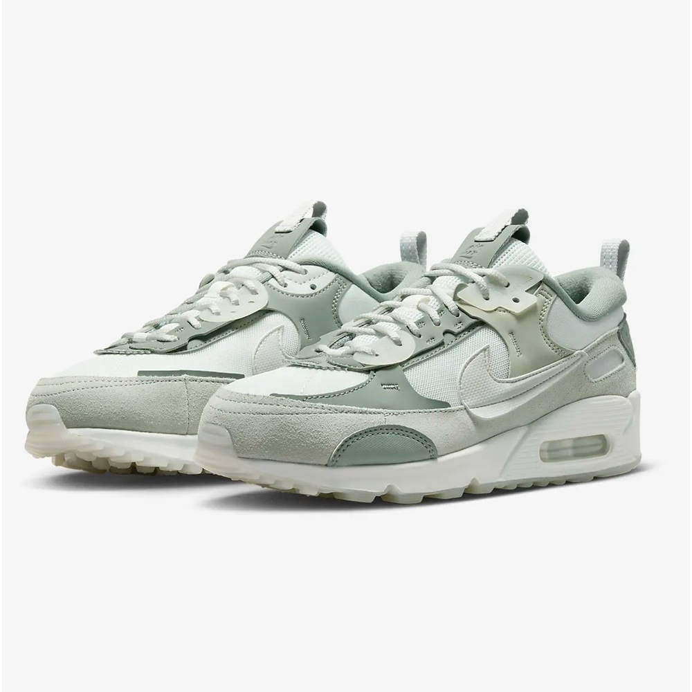 NIKE Air Max 90 Futera